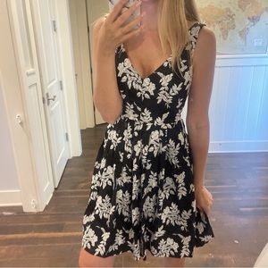 Betsey Johnson floral embroidered dress. Size 0.